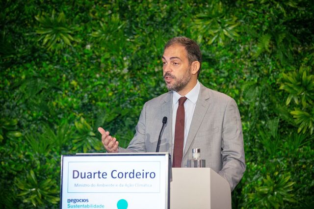 Duarte Cordeiro: “Estamos atrasados no setor dos resíduos” 