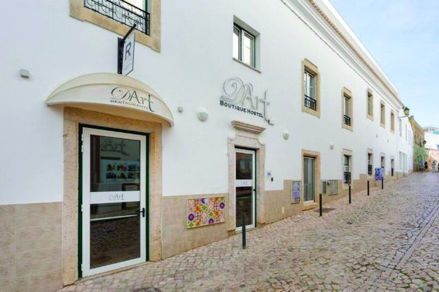 Estado “a arder” numa falência com música, Aventura e um hostel