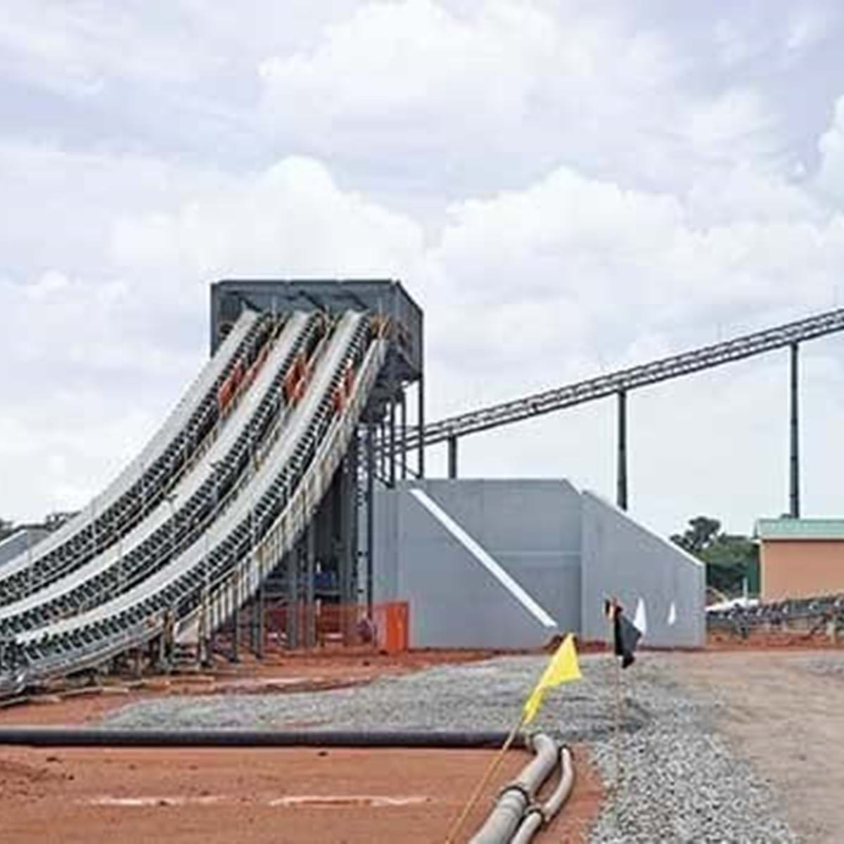 Jornal de Angola - Notícias - Sociedade Mineira de Catoca