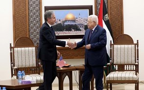 Blinken encontra-se com líder palestiniano na Cisjordânia