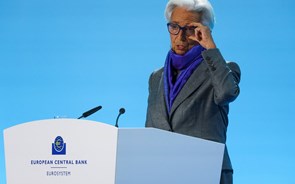 É 'provável' que o BCE baixe juros no verão, diz Lagarde