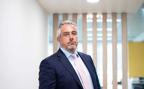 Hugo Velez, Hipoges