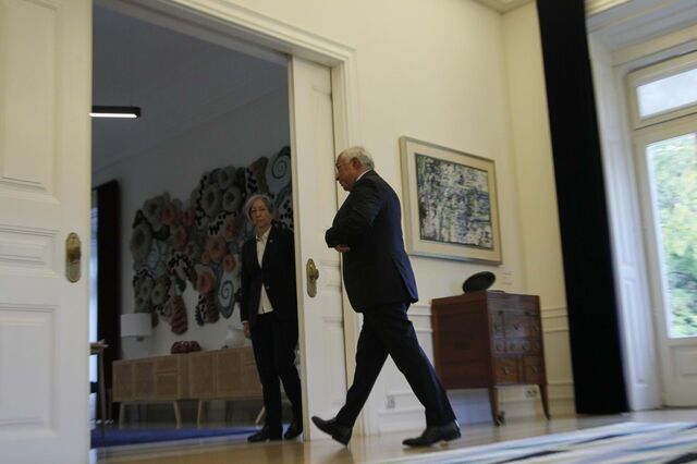 De governos impossíveis a “mata-borrão” das crises. Costa sai ao fim de oito anos
