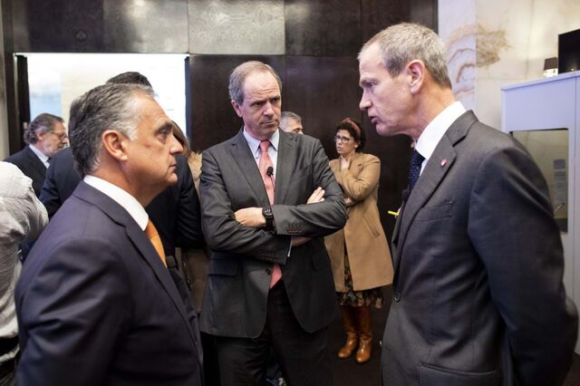 Banqueiros pedem estabilidade e solução rápida para a crise política