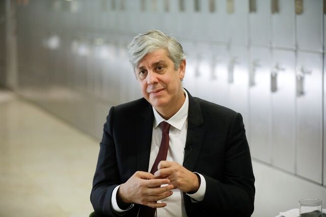 Direita pressiona Centeno no Parlamento Europeu