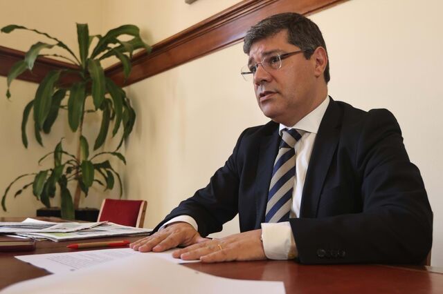 PS diz que nunca foi contactado pelo PSD. Destaca que Assis 'ganhou duas vezes'