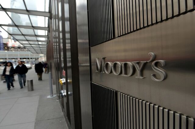 Moody's sobe rating das obrigações cobertas de seis bancos
