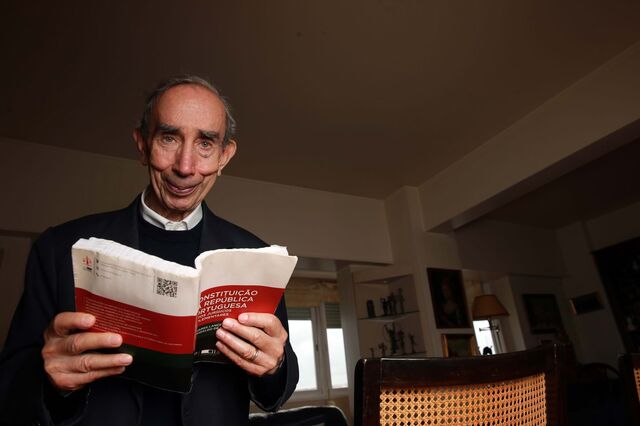 Jorge Miranda: Presidente 'deve enviar para o Constitucional' lei sobre perda da nacionalidade