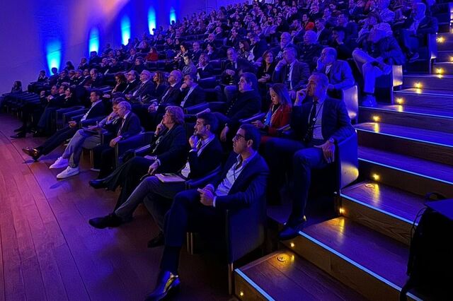 Quatro CEO e uma banqueira à volta da IA: “Não é com 100 milhões [do Estado], que à escala europeia é zero”