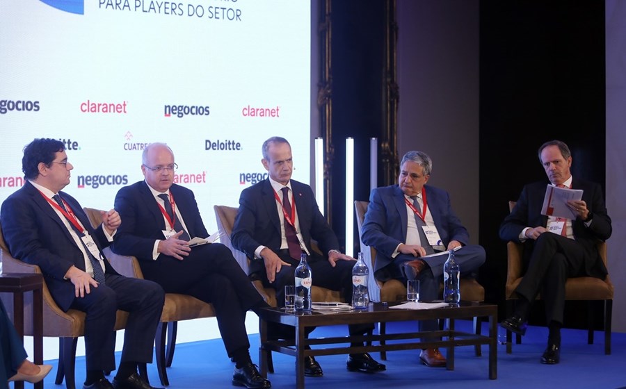 Francisco Barbeira (administrador do BPI), Luís Ribeiro (administrador do Novo Banco), Miguel Maya (CEO do BCP), Paulo Macedo (CEO da CGD) e Pedro Castro e Almeida (CEO do Santander).