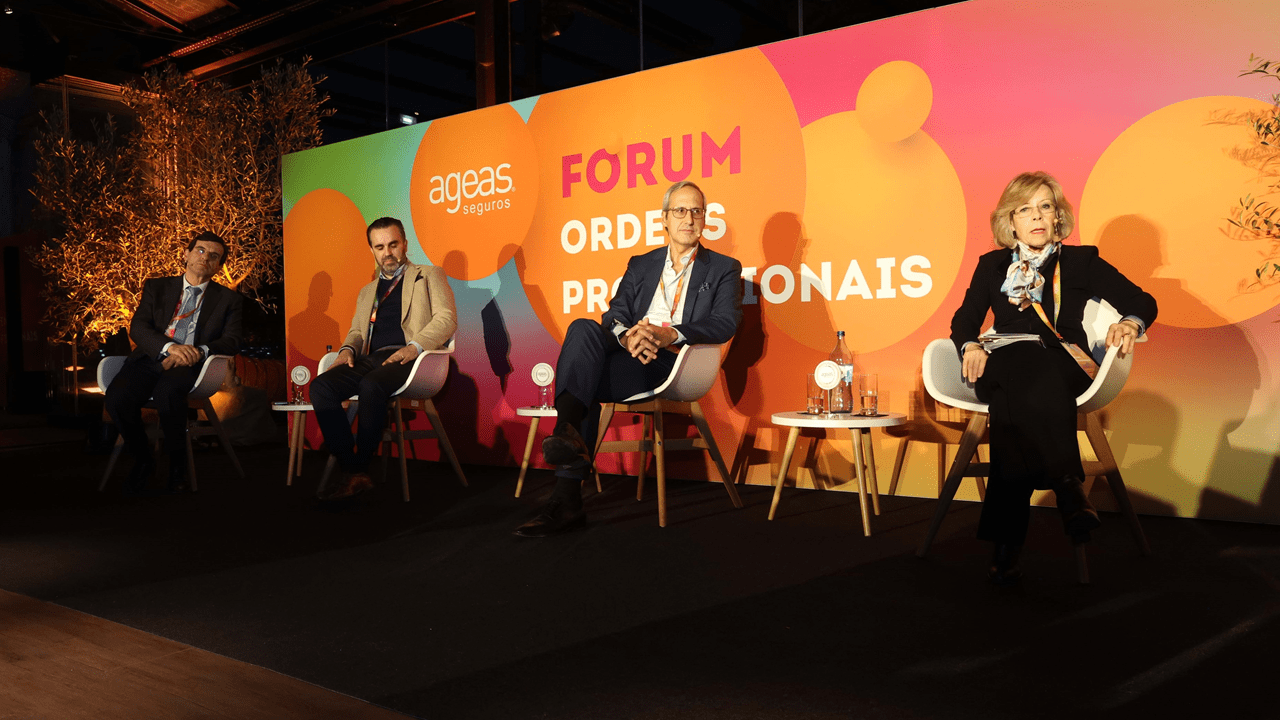 Adalberto Campos Fernandes, Carlos Cortes, Gustavo Barreto e Maria de Belém Roseira, na primeira mesa-redonda que teve como tema “Os desafios da Saúde em Portugal”