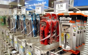 P&G 'apara a barba' à sua Gillette, com corte no valor do negócio em 1,3 mil milhões