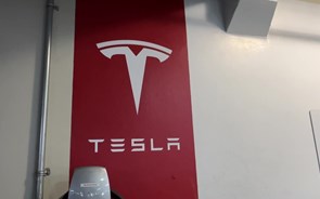 Lucro trimestral da Tesla afunda 55% para 1.129 milhões de dólares
