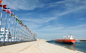 Petróleo e gás natural enfrentam nova crise no Canal do Suez