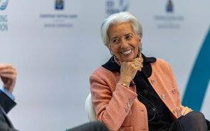 Incerteza de Lagarde não ajuda a aliviar queda provocada por Pequim. Europa cai mais de 1%