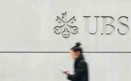 UBS vende plataforma do Credit Suisse à Apollo por 8 mil milhões de dólares