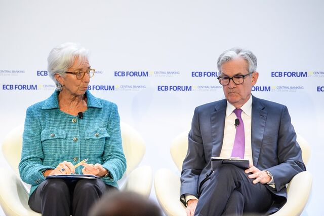 'Traders' ajustam expectativas. Antecipam 5 cortes de juros da Fed e mais 4 do BCE