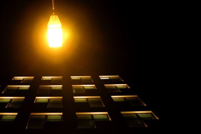 Procura mundial de energia acelerou 2,2% em 2024 impulsionada pela eletricidade