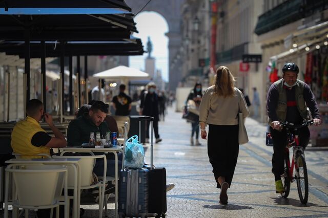 Endividamento da economia encolheu para 301,3% do PIB em 2023