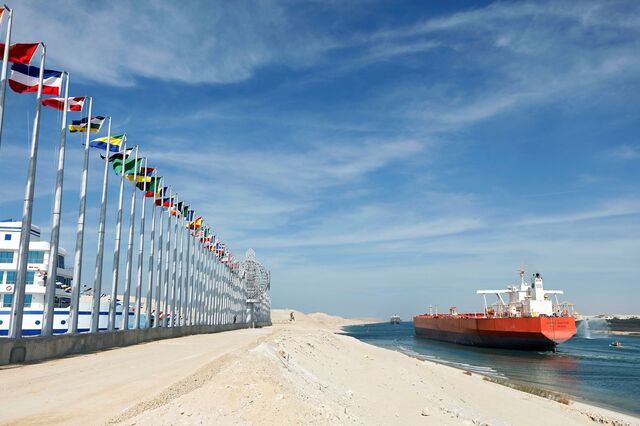 Petróleo e gás natural enfrentam nova crise no Canal do Suez