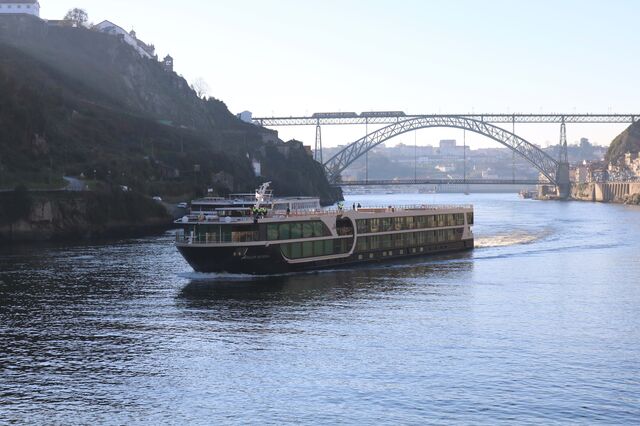 Martifer descarrega suíço Avalon Alegria no Douro 