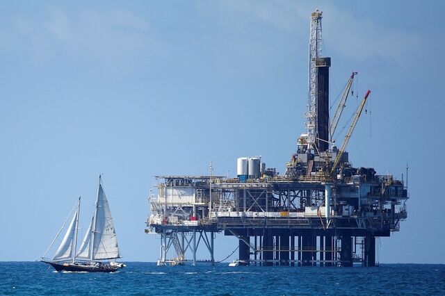 OPEP+ aumenta produção de petróleo em 411.000 barris a partir de junho