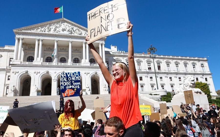 A greve climática dos jovens estudantes foi a primeira a sinalizar uma maior contestação à ação dos Estados e Portugal não foi exceção.