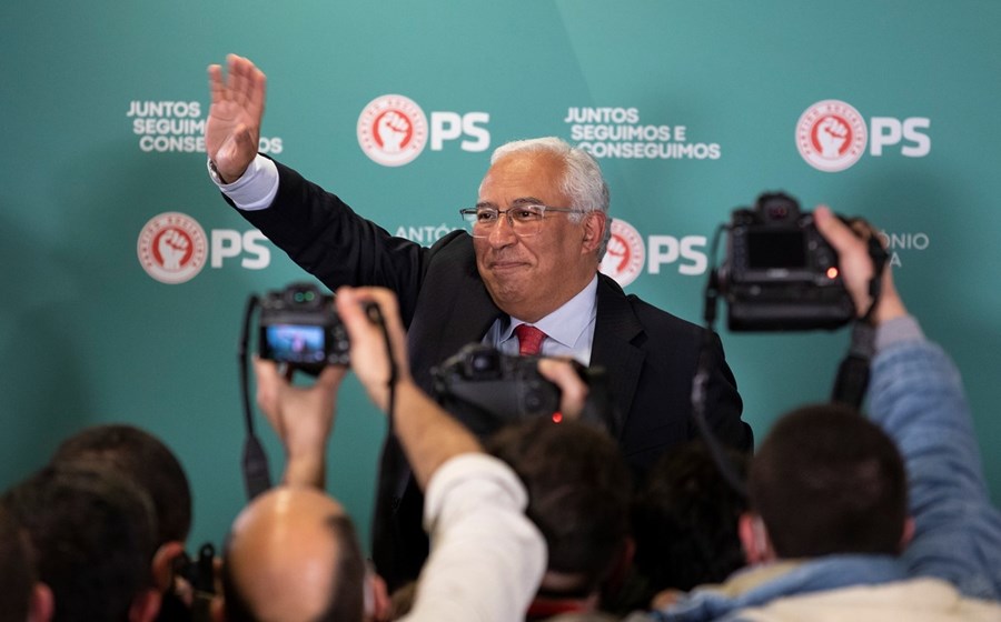 Costa venceu as últimas legislativas, em 2022, com 41,4% dos votos, o que resultou numa maioria absoluta de 120 deputados.