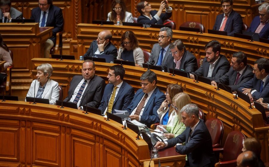assembleia da república AR parlamento