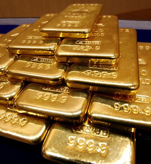 O preço spot do metal precioso atingiu ontem 2.100,8 dólares por onça no mercado londrino.