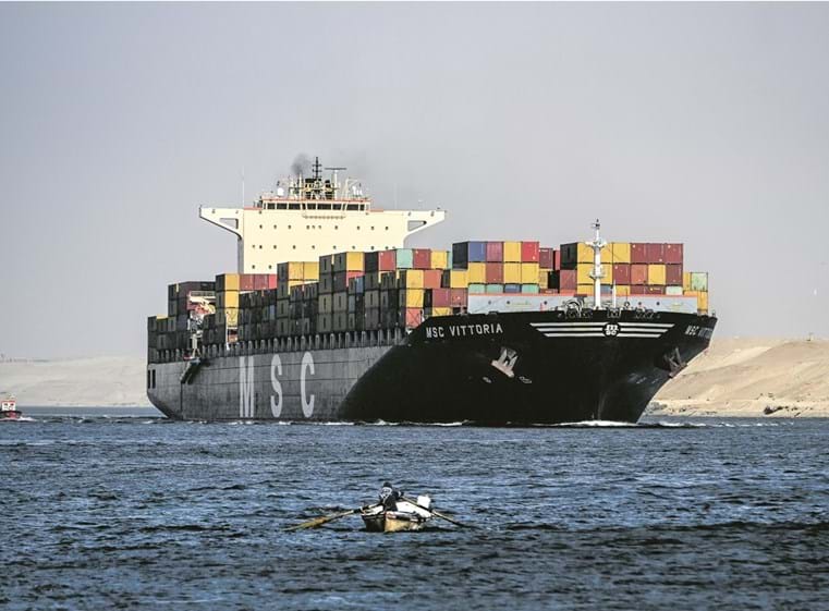 Rebeldes houthis têm atacado alguns navios ao largo do Iémen. Estados Unidos juntaram aliados para reforçar segurança daquel rota comercial.