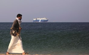 Petróleo sobe com escalada de ataques no Mar Vermelho. Houthis vão usar 'armas submarinas'