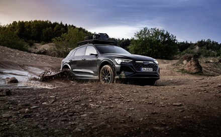 Audi Q8 e-tron. Edição Dakar