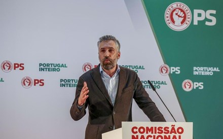 Pedro Nuno Santos promete humildade, corrigir erros e não apontar o dedo a quem protesta