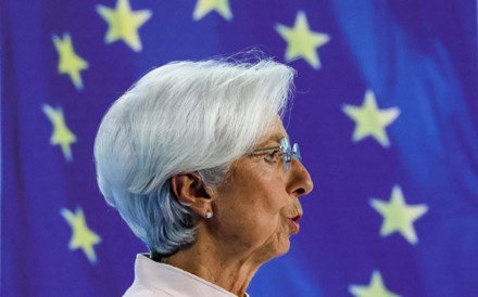 Inflação deve baixar em 2024 mas evolução dos juros depende dos dados, diz Lagarde