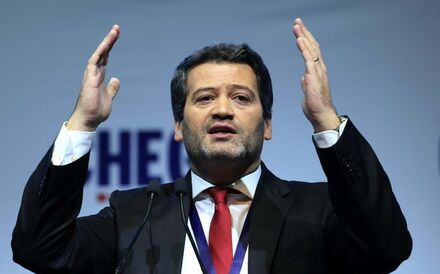 André Ventura ataca AD por admitir viabilizar eventual Governo do PS -  Política - Jornal de Negócios