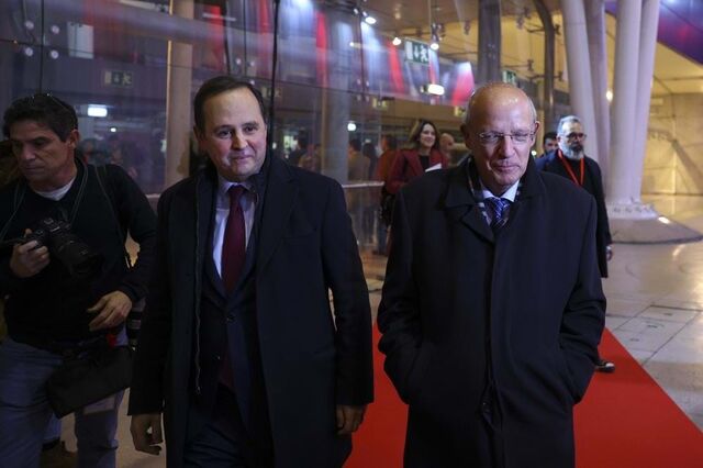 CTT: Medina acusa direita de 'inventar um caso' para denegrir Pedro Nuno Santos