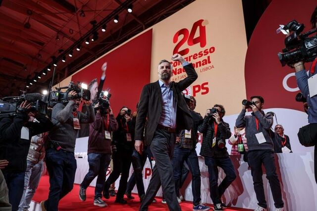 Pedro Nuno quer reabrir acordo de rendimentos e salário mínimo nos mil euros 