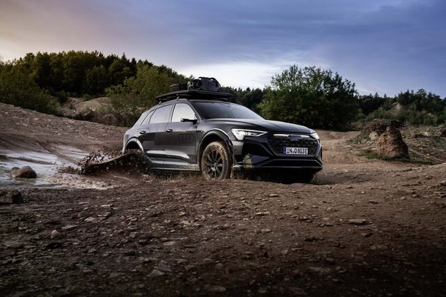 Audi Q8 e-tron. Edição Dakar