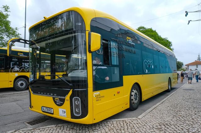 Governo paga mais 45 milhões para saldar dívida pelos passes grátis dos jovens