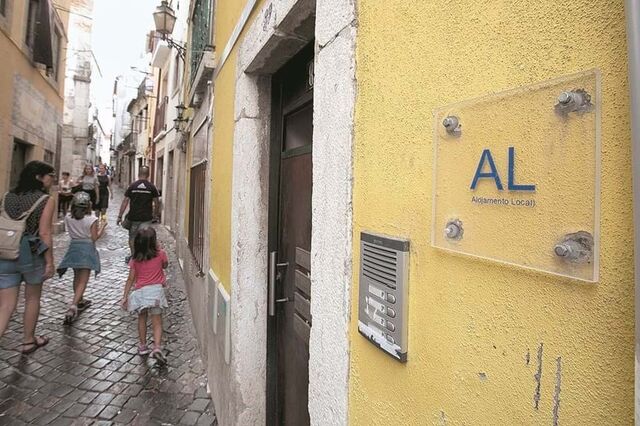 Proposta de referendo sobre alojamento local em Lisboa entregue no Tribunal Constitucional