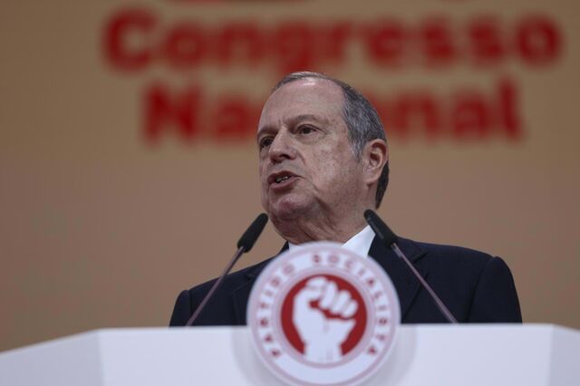 PS exige eleições a prazo na Madeira e recusa solução 'dissonante' da prática do PR