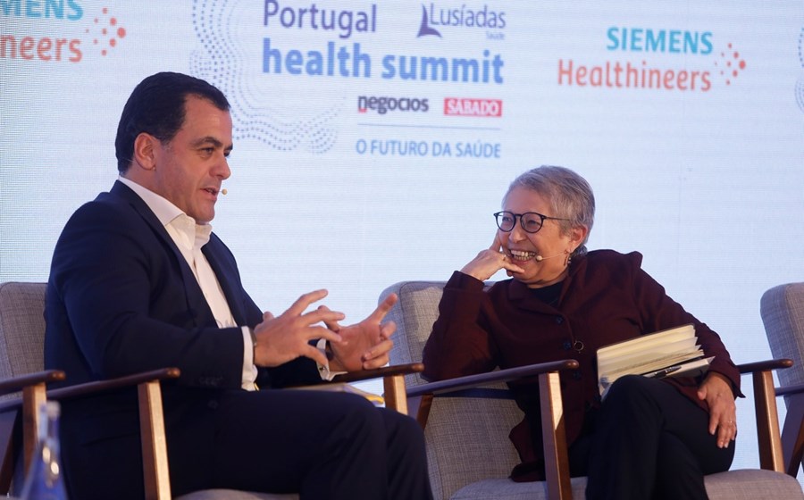 Vasco Antunes Pereira, CEO da Lusíadas Saúde, à conversa com a jornalista Helena Garrido, sobre a importância das novas tecnologias na saúde.