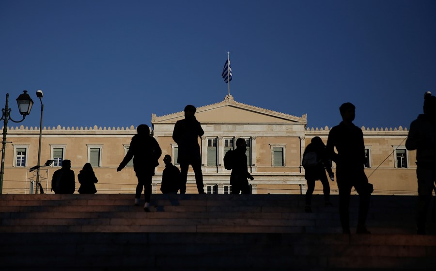 Atenas emitiu obrigações a 10 anos e Berlim colocou dívida que vence dentro de 30 anos. Em ambos os leilões, os livros registaram os volumes de ordens mais elevados de sempre.