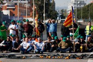 Agricultores espanhóis bloqueiam o acesso a Castellón em protesto contra políticas e regulamentos europeus para a Agricultura. Os agricultores em Espanha têm, sobretudo, cortado estradas e acessos a centros logísticos, como portos.