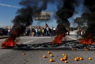 Bloqueio ao porto de Castellón. A Federação Nacional de associações de Transporte de Espanha, num comunicado, que 80 mil camiões já sofreram o impacto dos protestos.