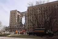 Edifício governamental ucraniano destruído por bombardeamento russo em Mykolaiv