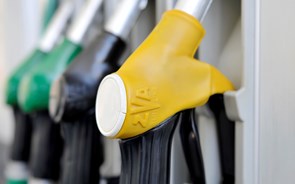 Preços dos combustíveis aliviam na próxima semana. Gasóleo baixa três cêntimos e gasolina 1,5