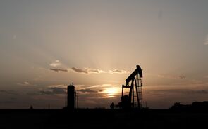 Petróleo recua com receios de menor procura chinesa