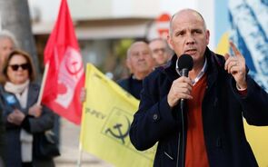 Raimundo condena lançamento de tinta a Luís Montenegro